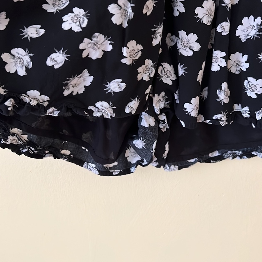 Abercrombie & Fitch Size Xs Romper Barely Worn - image 4